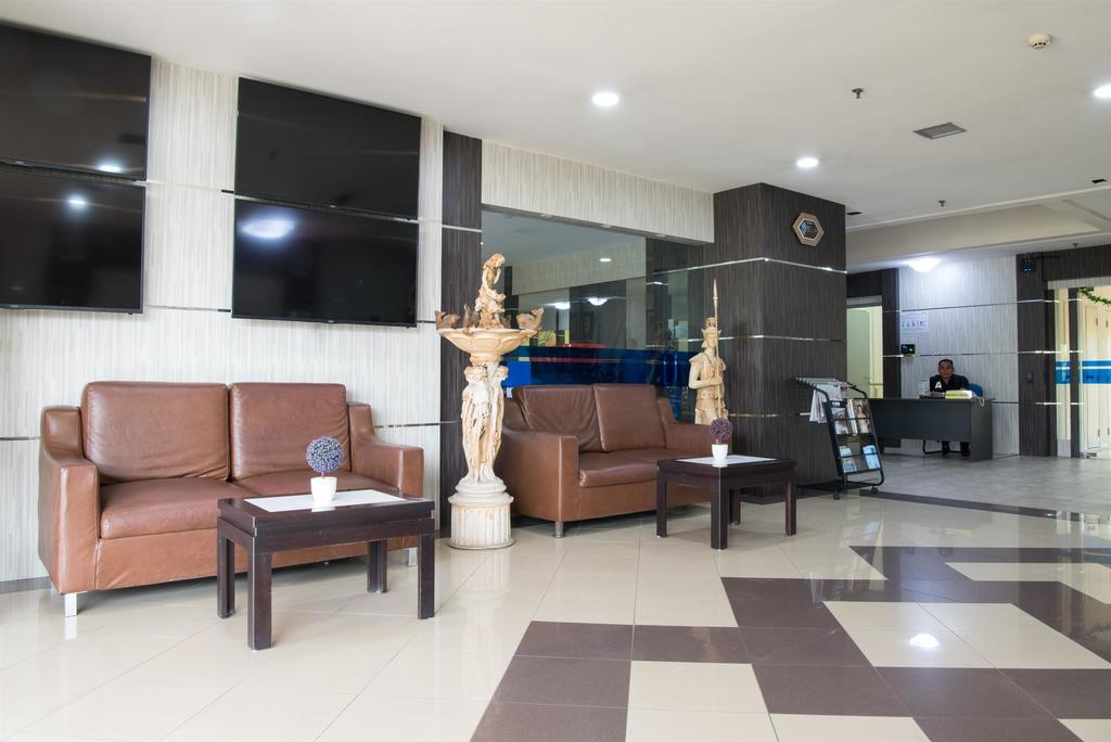 Queen Victoria Apartment Batam Экстерьер фото