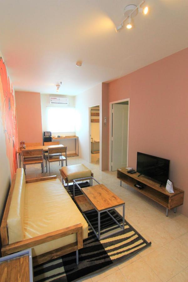 Queen Victoria Apartment Batam Экстерьер фото